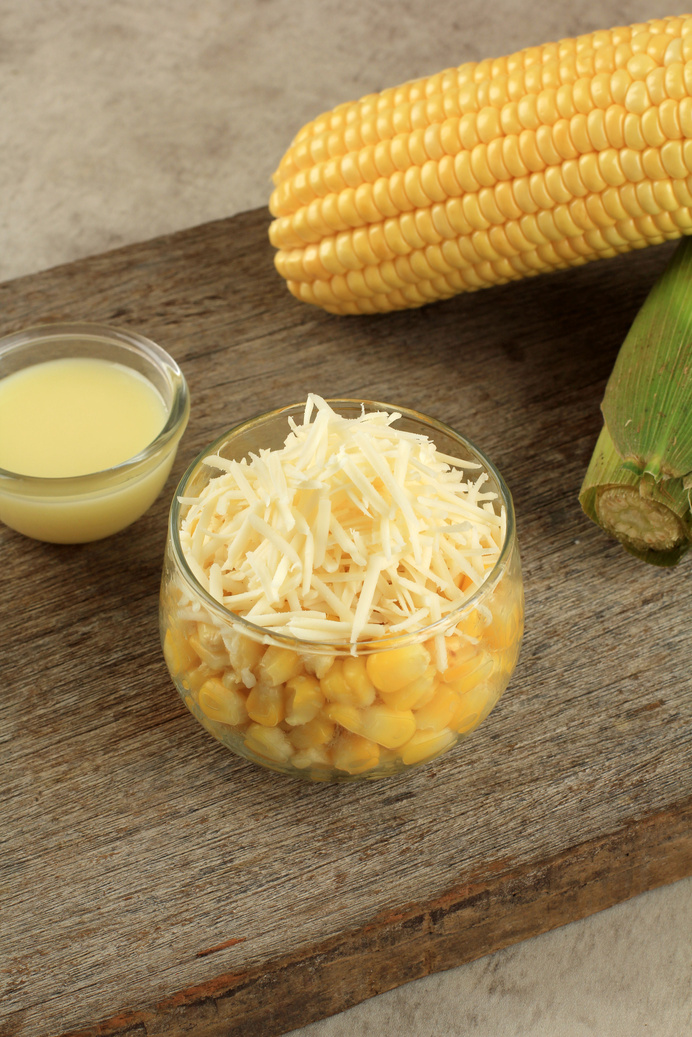 Creamy Corn with Cream and Grated Cheese